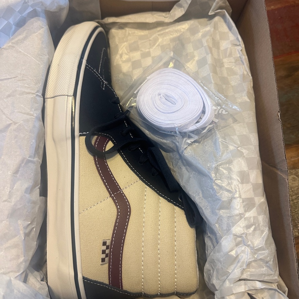 Vans Men's High-Top Sneakers - Navy, White, and Burgundy - Picture 2 of 2